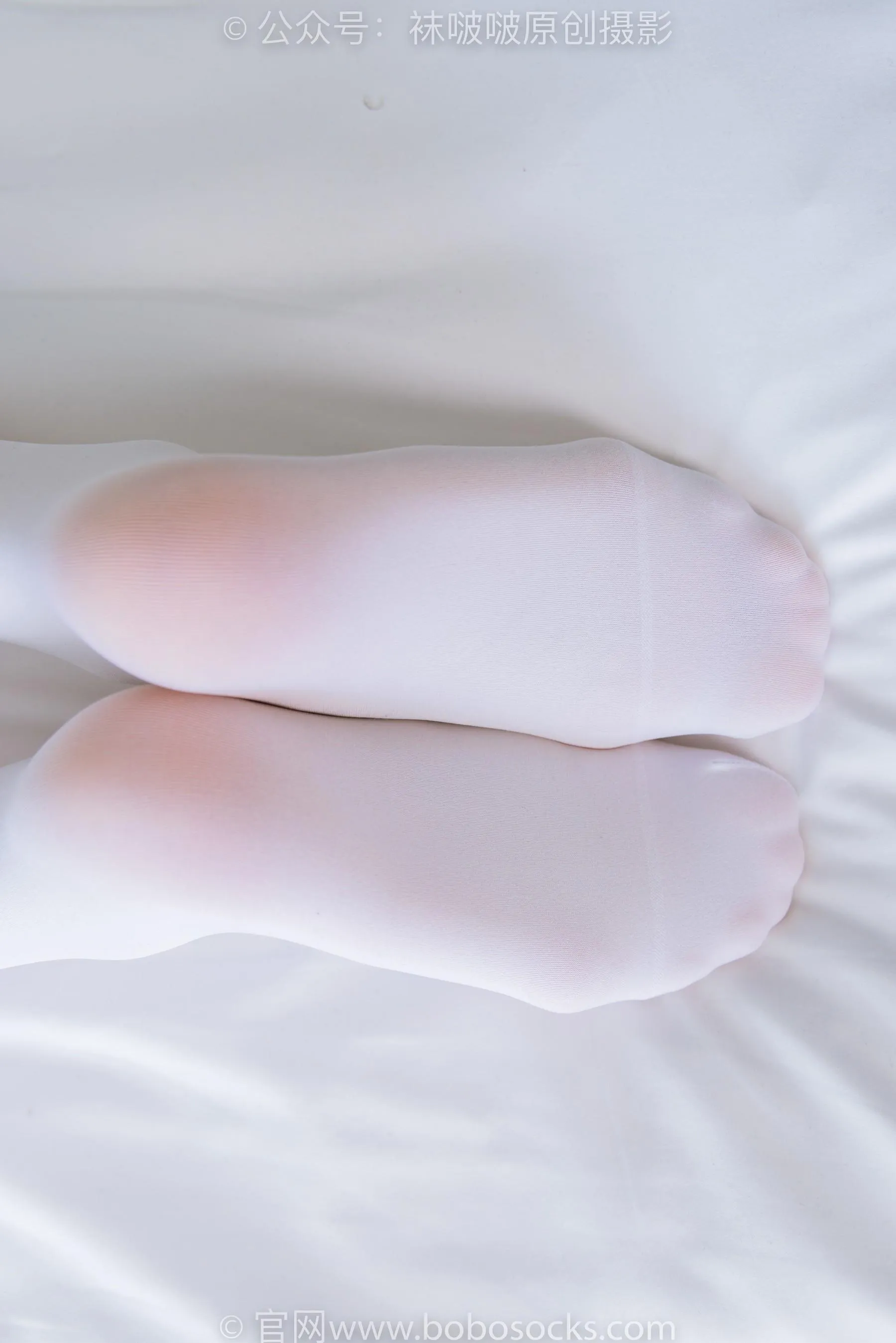 [BoBoSocks袜啵啵]NO.214 小沫-黑色运动鞋、厚白丝 [89P]插图